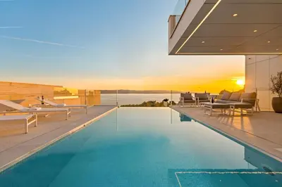 Bazen u objektu Seaview villa with Wellness, Dreams Of Dalmatia II ili u blizini