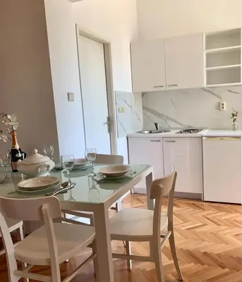 Kuhinja ili čajna kuhinja u objektu Apartment in Duce with sea view, balcony, air conditioning, WiFi 4174-10