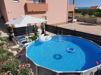 Bazen u objektu Time for you apartment ili u blizini