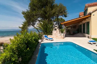 Bazen u objektu Villa Sea Mill ili u blizini