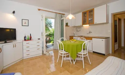 Kuhinja ili čajna kuhinja u objektu Villa Lukrecia - Stone Villa with Pool & Sea Views I Supetar, Brač