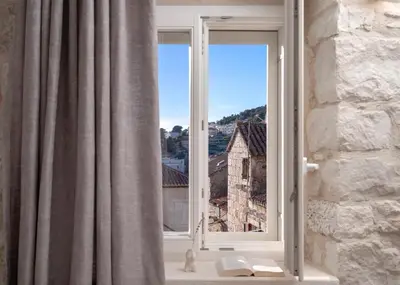 Pogled na planine ili pogled na planine iz vila