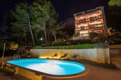 Bazen u objektu Apartment 6 ili u blizini