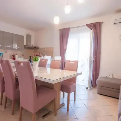 Apartment Vesna near beach with the balcony