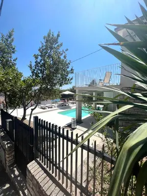 Bazen u objektu seaview apartment - villa a’more ili u blizini