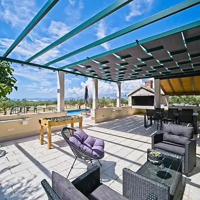 Secluded vacation house Bračuta with swimming pool