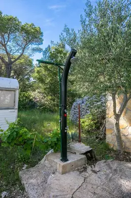 Vrt u objektu Apartments with parking space Cove Smrceva, Brac - 20193