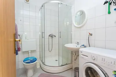Kupaonica u objektu Apartments with parking space Cove Smrceva, Brac - 20193
