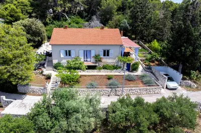 Zgrada u kojoj se nalazi apartman