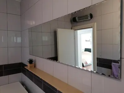 Kupaonica u objektu Lovely 2-bedroom apartment Lavender