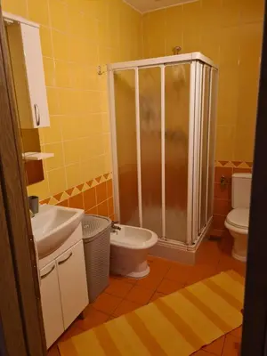 Kupaonica u objektu Bura