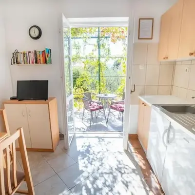 Cozy 1 bedroom apt/terrace/garden
