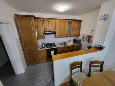 Kuhinja ili čajna kuhinja u objektu Apartman Omiška stina