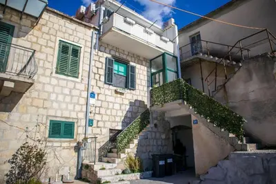 Zgrada u kojoj se nalazi apartman