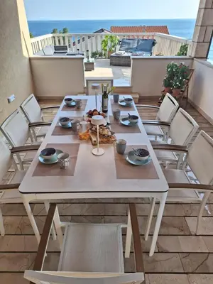 Pogled na more ili pogled na more iz apartmana