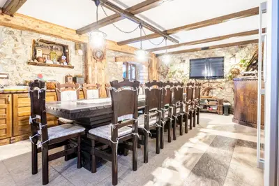 TV i/ili zabavni centar u objektu Stone House Srida