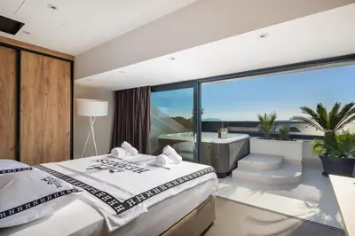 Krevet ili kreveti u jedinici u objektu Luxury Penthouse Hvar with Jacuzzi & Sea View