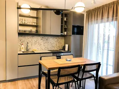 Kuhinja ili čajna kuhinja u objektu Omis apartment with balcony - near beach and town center