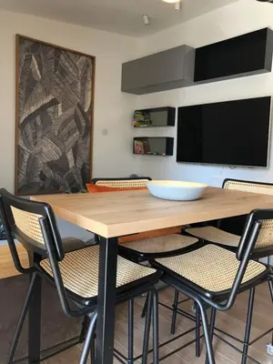 TV i/ili zabavni centar u objektu Omis - nice studio apartmant for 2, balcony, sun and beach