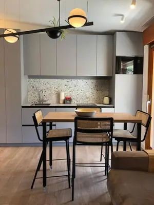 Kuhinja ili čajna kuhinja u objektu Omis - nice studio apartmant for 2, balcony, sun and beach