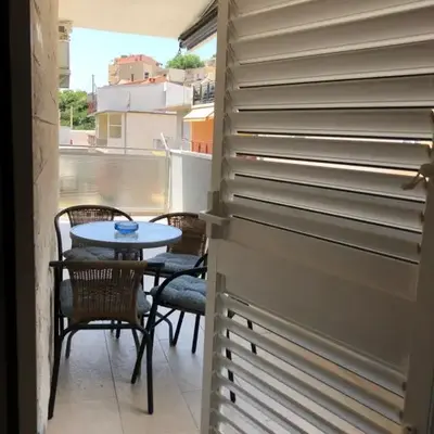 Omis - private Ensuite room with balcony - hotel style
