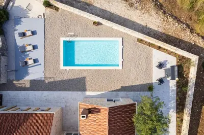 Bazen u objektu Villa Olim Civitas ili u blizini