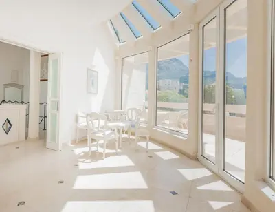 Pogled na planine ili pogled na planine iz vila