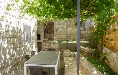 Tlocrt objekta Lovely Apartment In Omis With House Sea View