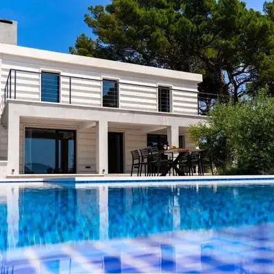 Seafront Villa Serenita