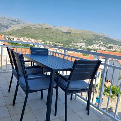 Pogled na planine ili pogled na planine iz apartmana
