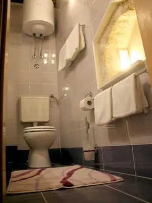 Kupaonica u objektu Apartments Cukarin