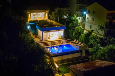 Bazen u objektu Villa Le View ili u blizini