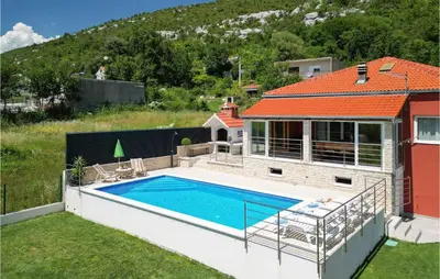 Bazen u objektu Lovely Home In Dubrava With Sauna ili u blizini