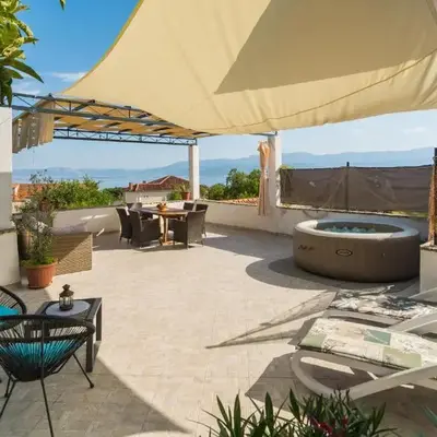 3 Bedroom Beautiful Apartment In Mirca