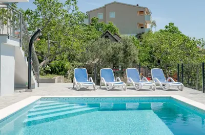 Bazen u objektu Holiday House Kostanje ili u blizini