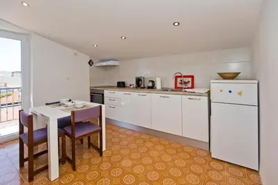 Kuhinja ili čajna kuhinja u objektu Studio apartman Melita