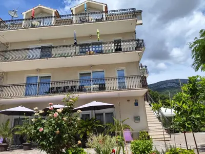 Pogled na planine ili pogled na planine iz apartmana