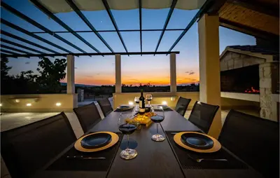 Balkon ili terasa u objektu Beautiful Home In Pucisca - Praznica