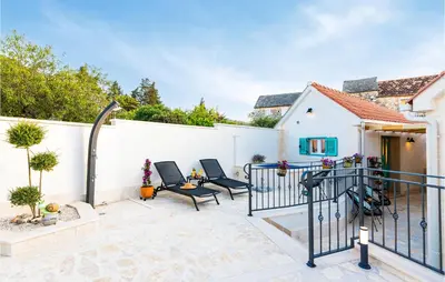 Balkon ili terasa u objektu 2 Bedroom Beautiful Home In Nerezisca