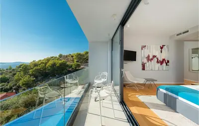 Bazen u objektu Villa Afrodita ili u blizini