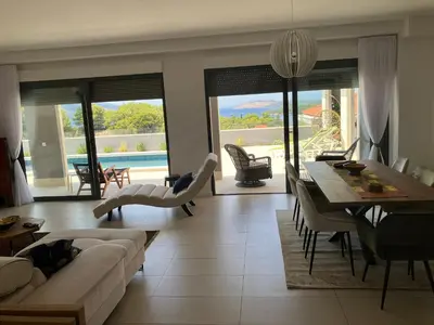 Bazen u objektu Villa Bay View ili u blizini