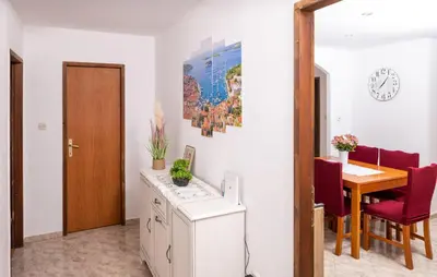 Kuhinja ili čajna kuhinja u objektu Gorgeous Home In Zastrazisce