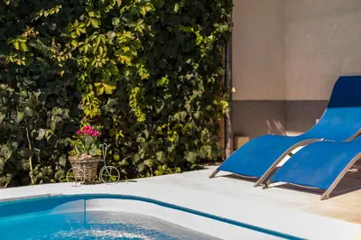 Bazen u objektu Holiday Home Petra ili u blizini