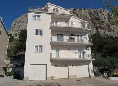 Pogled na planine ili pogled na planine iz apartmana