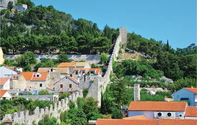 Pogled na planine ili pogled na planine iz vikendica