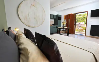 TV i/ili zabavni centar u objektu Small stone house in a quiet place island Solta