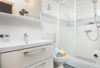 Kupaonica u objektu Apartments Jurić