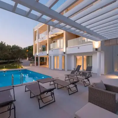 Luxury Apartments Promajna