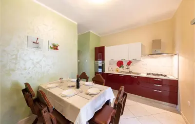 Kuhinja ili čajna kuhinja u objektu Gorgeous Home In Podstrana