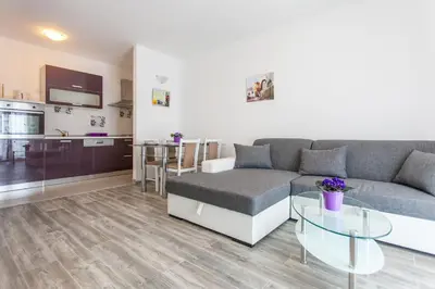 Kuhinja ili čajna kuhinja u objektu Apartman Miami Podstrana